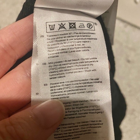 Maje Idole crepe high waist shorts - Picture 7 of 7